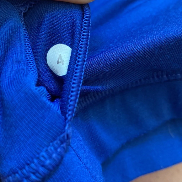 Lululemon Kanto Catch Me Tank Windy Blooms Saphire Blue Multi / Naval Blue 4 - Picture 8 of 10